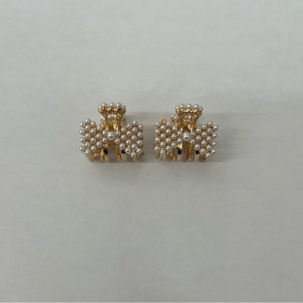 Elegant Gold and Pearl Bow Hair Clips
